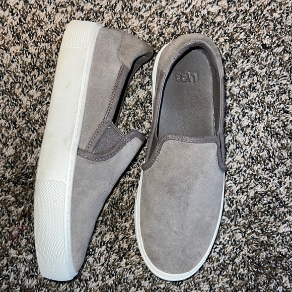 uggs - Picture 2 of 5